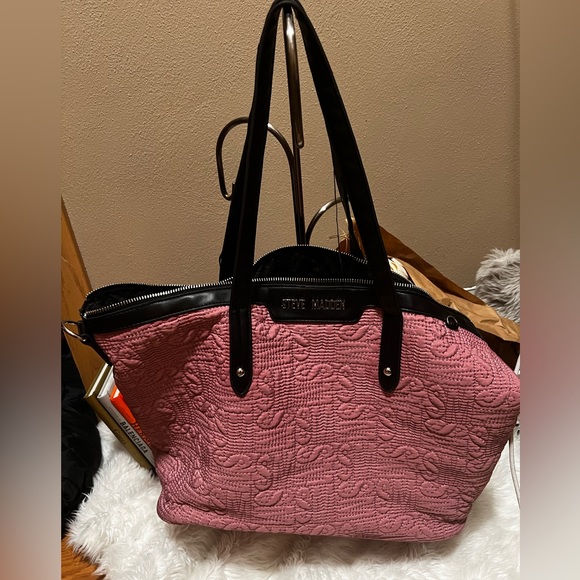 Steve Madden Handbags - Steve Madden Pink Shoulder Bag Large Capacity